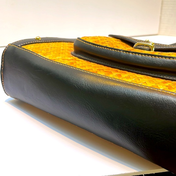 Vintage Etienne Aigner Purse - Picture 4 of 11